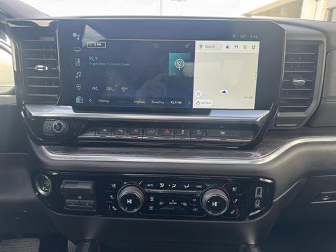 Used 2022 Chevrolet Silverado 1500 LTZ image 22