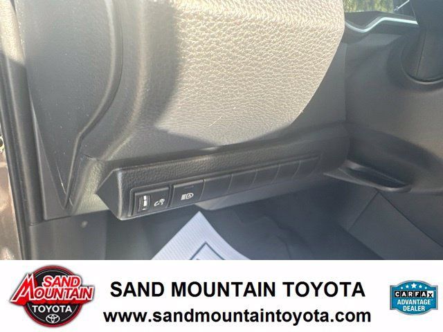 Used 2026 Toyota Corolla SE FWD image 14