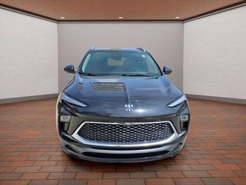 Used 2024 Buick Encore GX Avenir w/ Avenir Technology Package FWD image 8