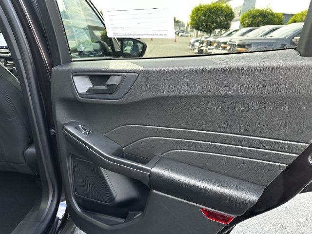 Certified 2023 Ford Escape Active AWD/4WD image 40