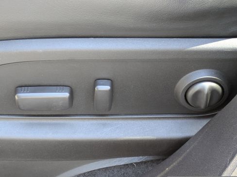 Used 2017 Buick Enclave Leather FWD image 19