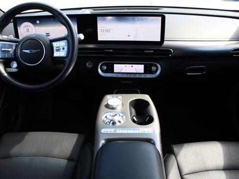 Used 2023 Genesis GV60 Advanced AWD/4WD image 23
