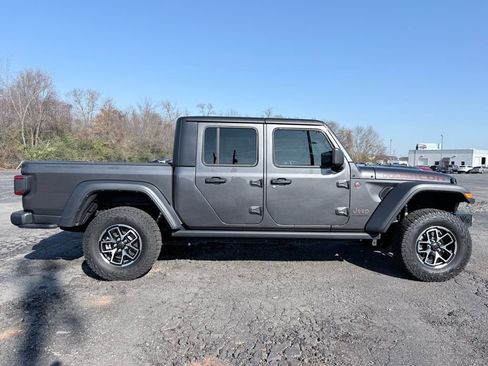 Used 2024 Jeep Gladiator Rubicon image 9