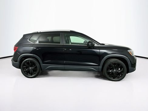 Used 2023 Volkswagen Taos SE w/ Black Wheel Package AWD/4WD image 10