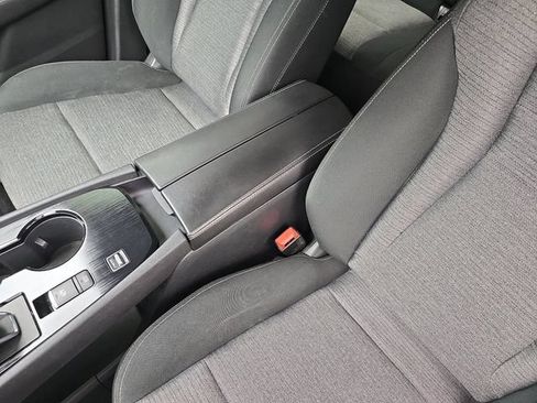 Used 2021 Nissan Rogue SV FWD image 15