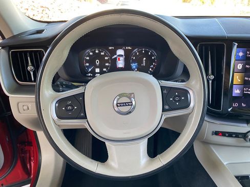 Used 2021 Volvo XC60 T5 Momentum AWD/4WD image 58