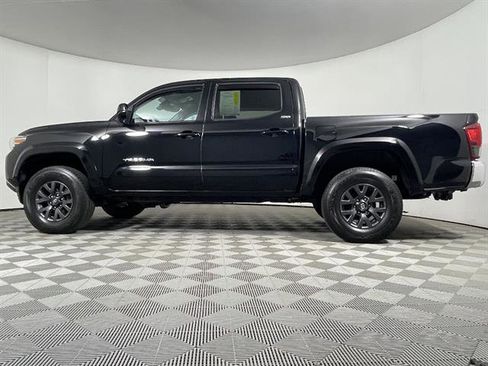 Certified 2023 Toyota Tacoma SR5 AWD/4WD image 4