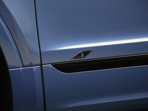 Certified 2024 Bentley Bentayga image 36