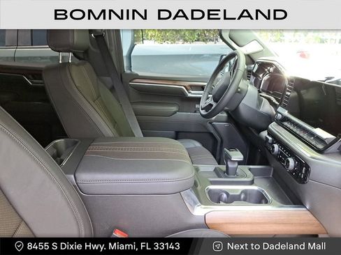 Used 2025 Chevrolet Silverado 1500 High Country w/ Technology Package image 17