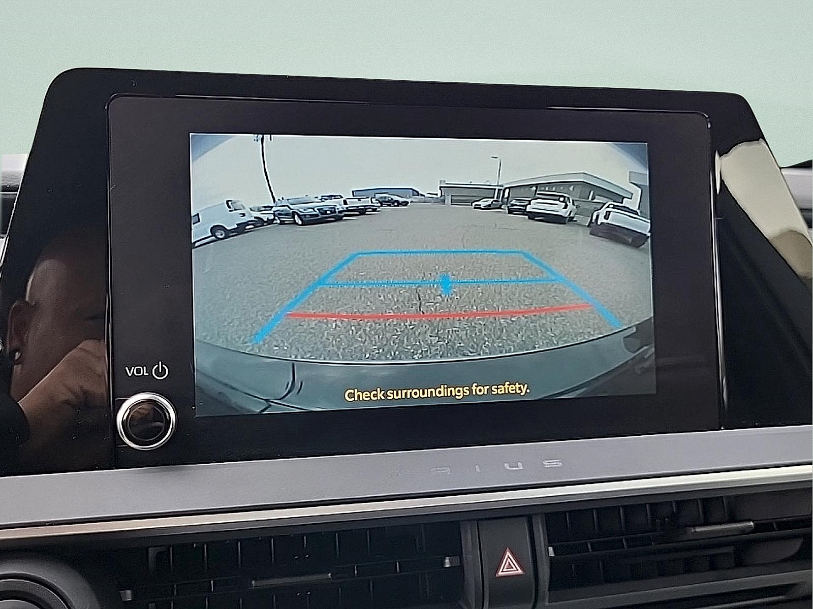 Used 2025 Toyota Prius LE FWD image 23