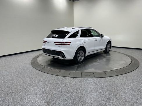 Used 2022 Genesis GV70 2.5T image 5