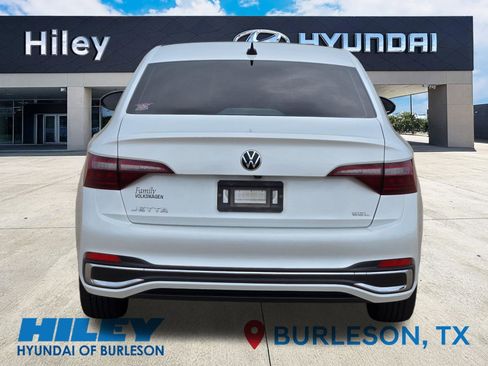 Used 2023 Volkswagen Jetta SEL FWD image 7