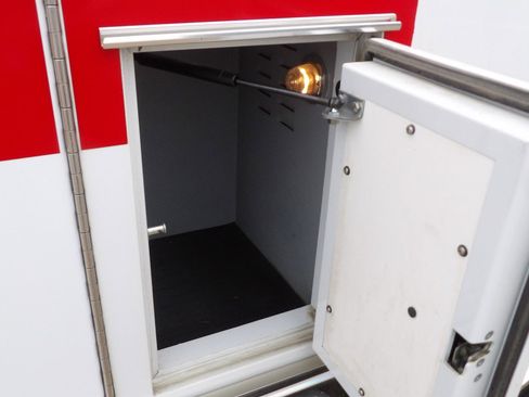 Used 2013 Ford F450 XLT w/ Ambulance Preparation Pkg RWD image 28