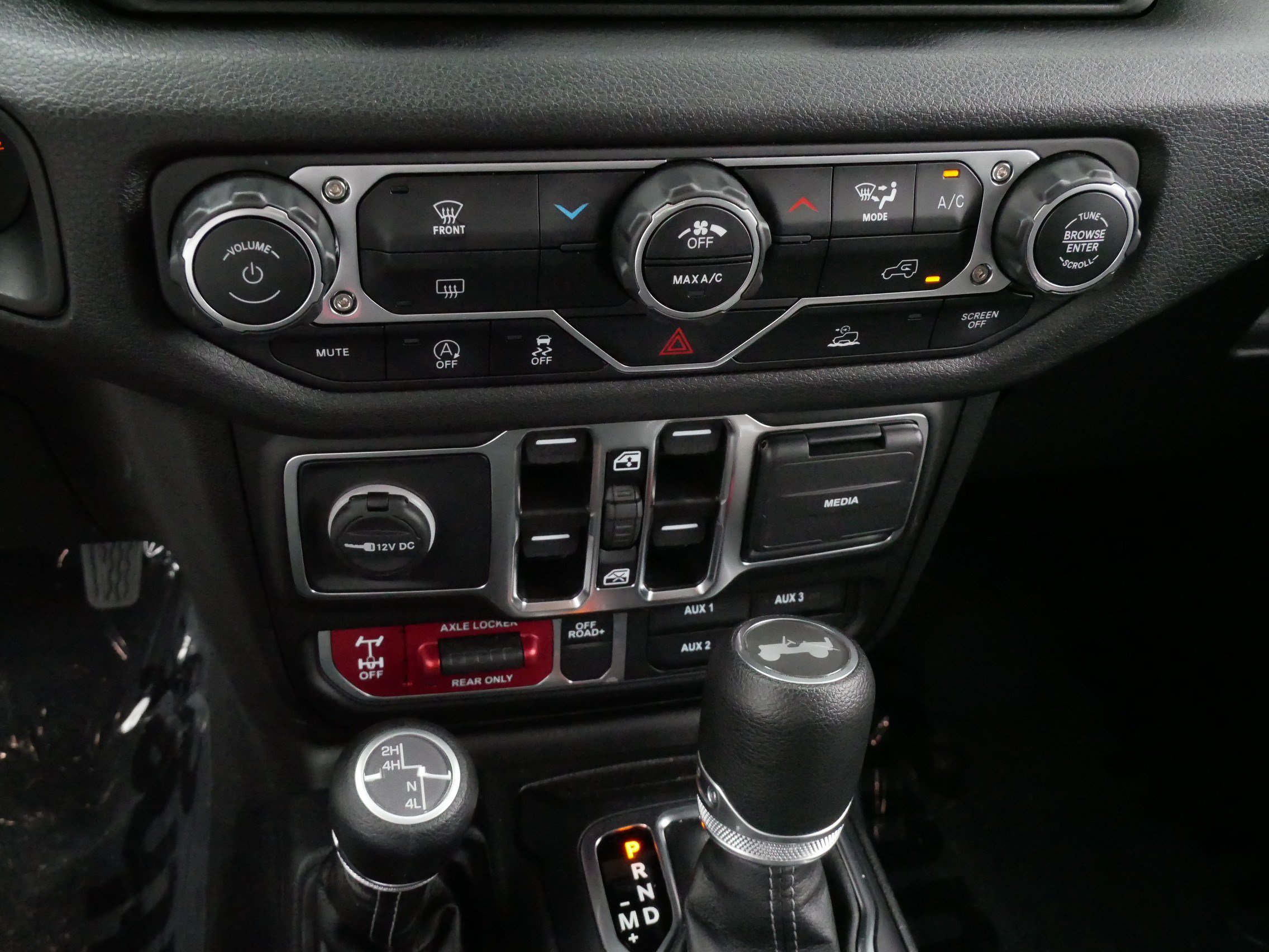 Used 2025 Jeep Wrangler Unlimited Sport AWD/4WD image 23