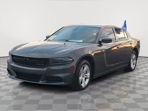 Used 2022 Dodge Charger SXT image 2