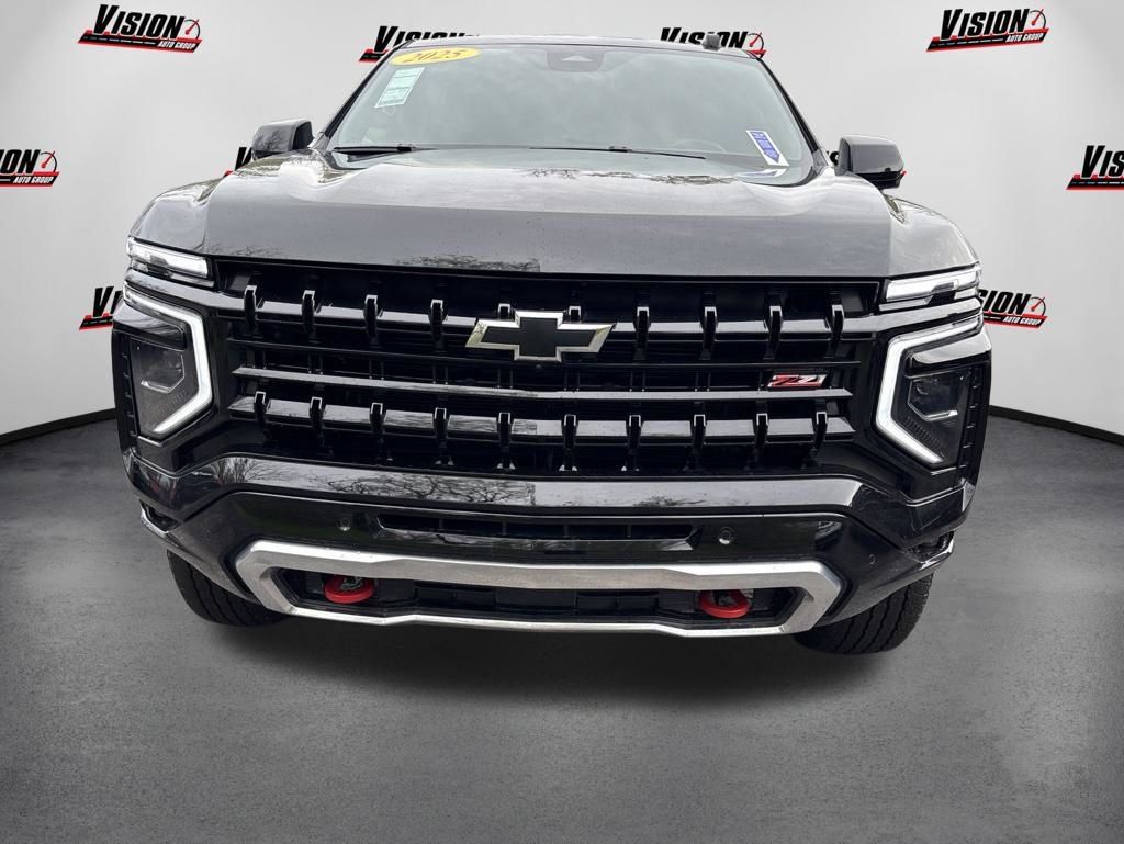 Used 2025 Chevrolet Suburban Z71 w/ Z71 Off-Road Package AWD/4WD image 2