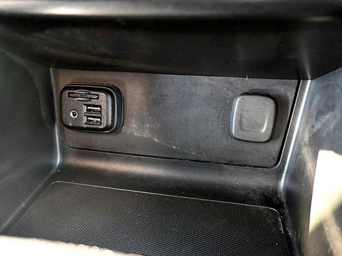 Used 2022 GMC Canyon AT4 image 27