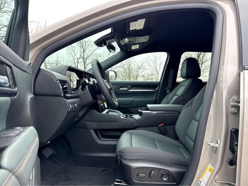 New 2026 GMC Terrain AT4 w/ Convenience Package III image 8