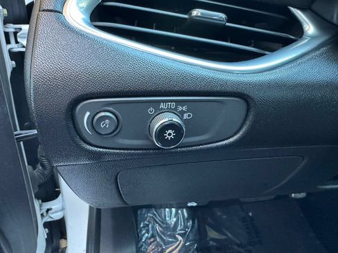 Used 2016 Chevrolet Malibu LT FWD image 12