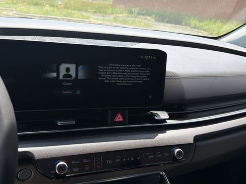 New 2026 Kia Carnival EX FWD image 21