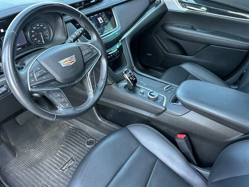 Used 2023 Cadillac XT5 Premium Luxury w/ Technology Package FWD image 11