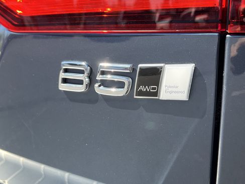 Used 2023 Volvo V60 B5 Cross Country Plus w/ Climate Package image 11