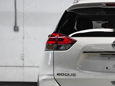 Used 2018 Nissan Rogue SL w/ Premium Package AWD/4WD image 47