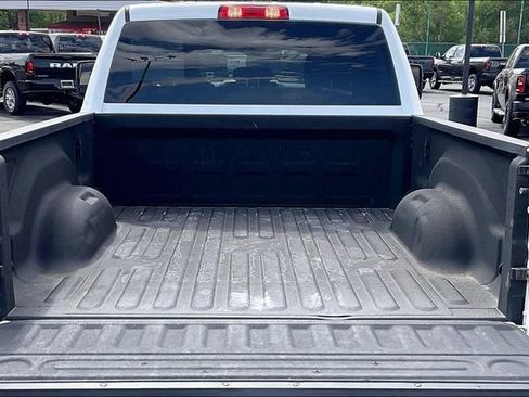 Used 2024 RAM 2500 Big Horn AWD/4WD image 30