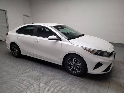 Used 2022 Kia Forte LXS FWD image 11