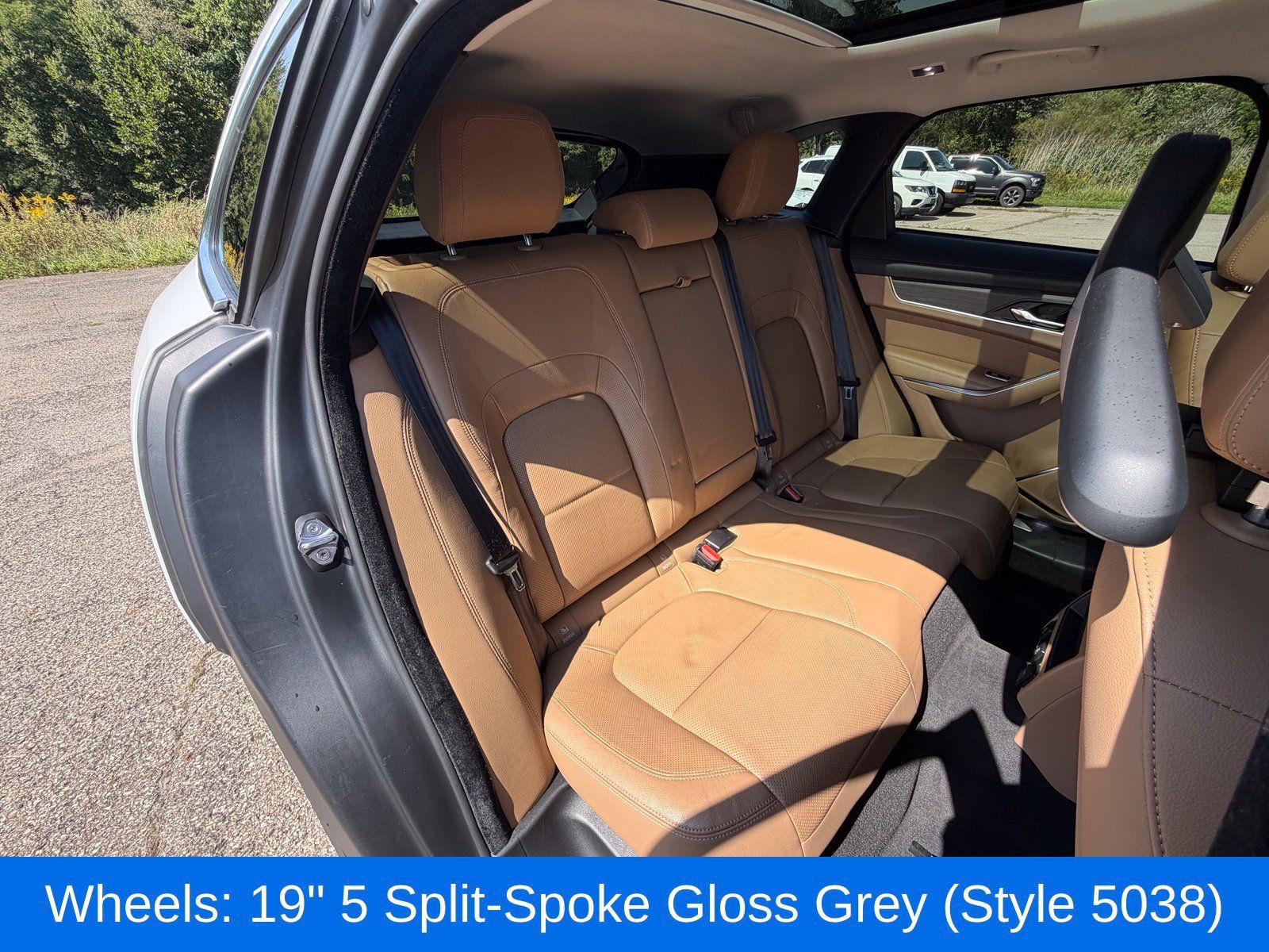 Used 2021 Jaguar F-PACE S AWD/4WD image 36