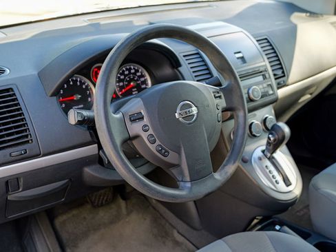 Used 2010 Nissan Sentra 2.0 S FWD image 7