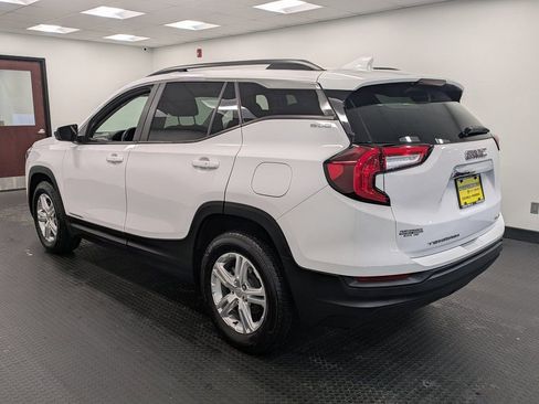 Used 2022 GMC Terrain SLE w/ Driver Convenience Package image 6