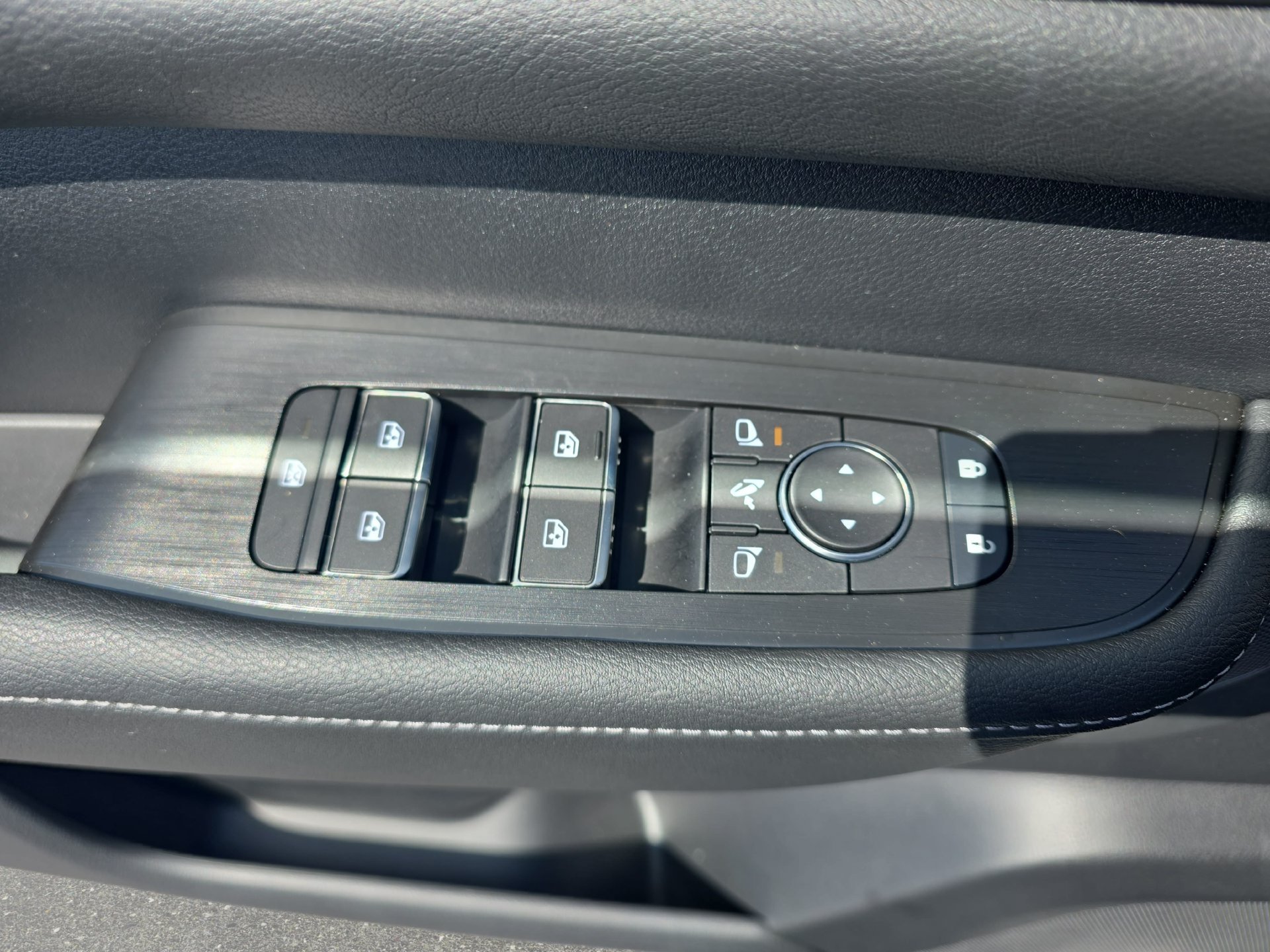 Used 2025 Nissan Armada PRO-4X AWD/4WD image 27