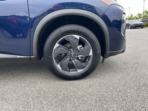 Used 2025 Nissan Rogue SV image 30