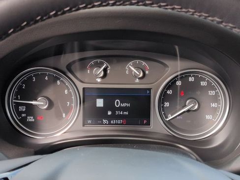 Used 2022 Buick Enclave Essence w/ Sound and Sites Package image 10