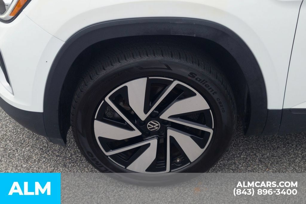 Used 2025 Volkswagen Atlas SE FWD image 14
