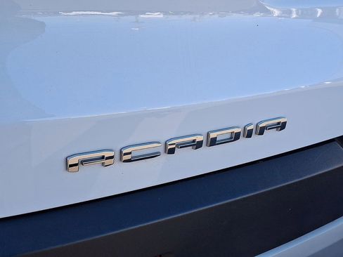 Certified 2023 GMC Acadia SLT image 31