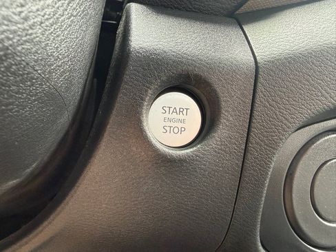 Used 2022 Nissan Frontier SV RWD image 29