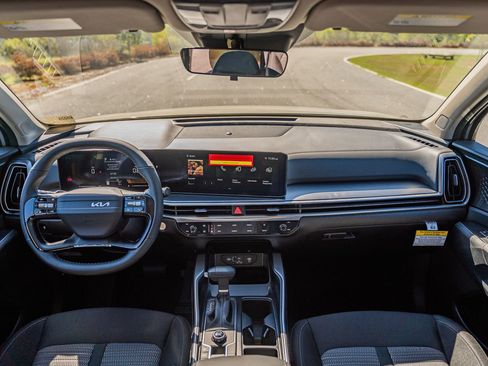 New 2026 Kia Sorento LX image 18