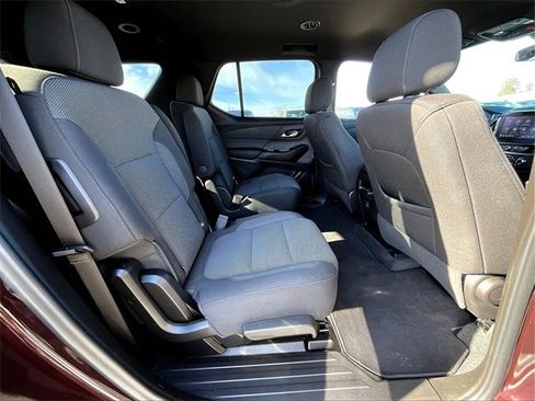 Used 2023 Chevrolet Traverse LT image 15