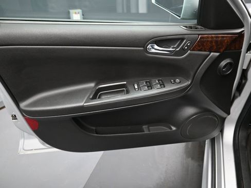 Used 2013 Chevrolet Impala LT w/ LT Sunroof Package image 11