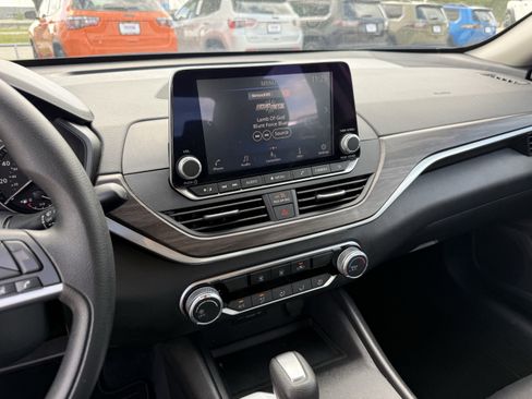 Used 2025 Nissan Altima 2.5 SV image 20