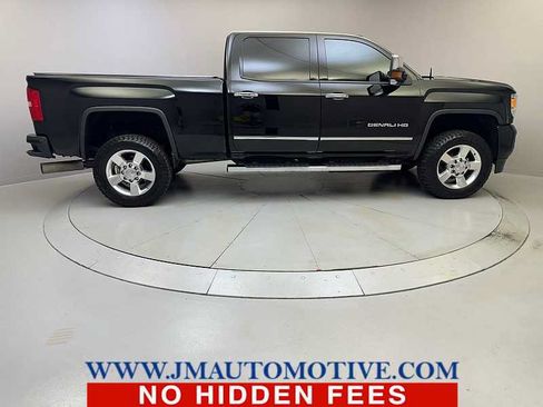 Used 2016 GMC Sierra 2500 Denali w/ Duramax Plus Package AWD/4WD image 6