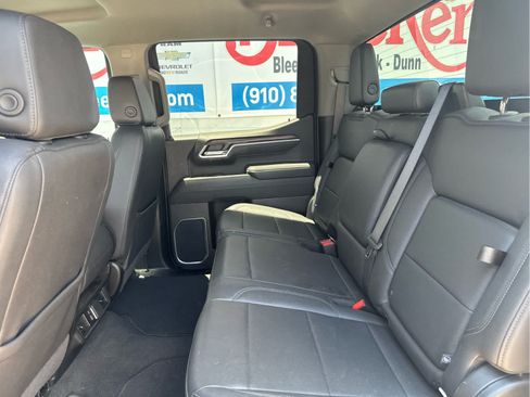 Used 2025 GMC Sierra 1500 SLT RWD image 37