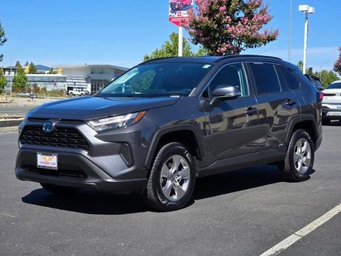 Certified 2023 Toyota RAV4 XLE w/ XLE Grade Weather Package AWD/4WD image 9