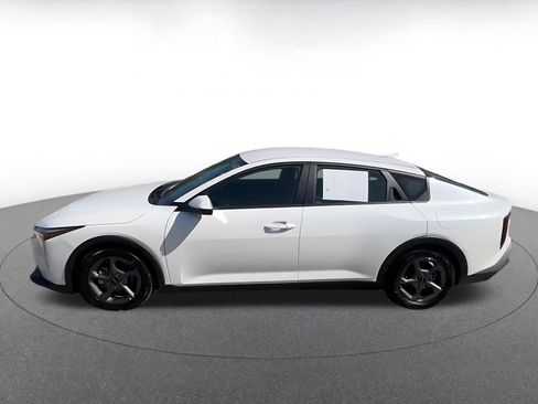 Used 2025 Kia K4 LXS image 9