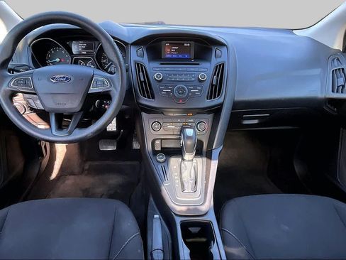 Used 2015 Ford Focus SE FWD image 16