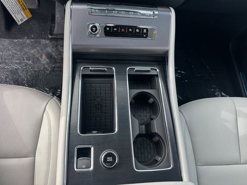 New 2026 Lincoln Aviator AWD image 17