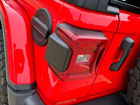 Used 2023 Jeep Wrangler Rubicon w/ Steel Bumper Group AWD/4WD image 29