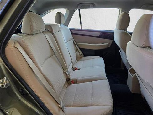 Used 2019 Subaru Outback 2.5i AWD/4WD image 18